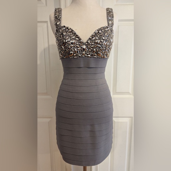 Like new Sherri Hill size O bandage cocktail with beading - Picture 2 of 4
